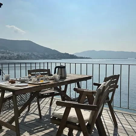 Beachfront Center Dream House דירה *