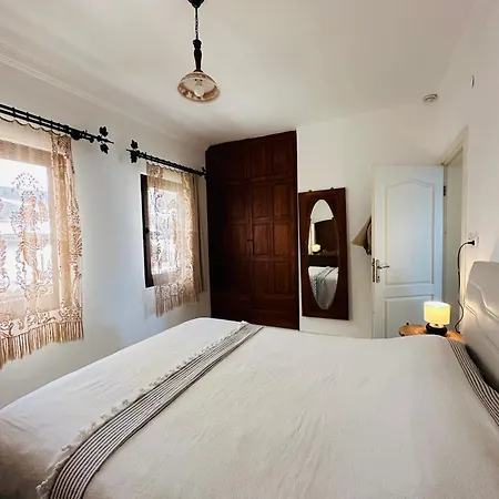 Beachfront Center Dream House בודרום