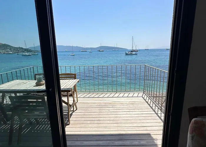 דירה Beachfront Center Dream House בודרום