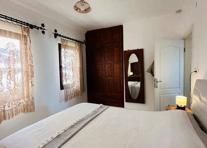 Beachfront Center Dream House בודרום