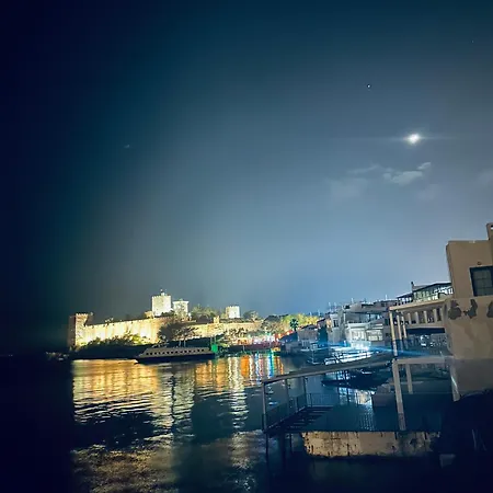 Beachfront Center Dream House Διαμέρισμα *