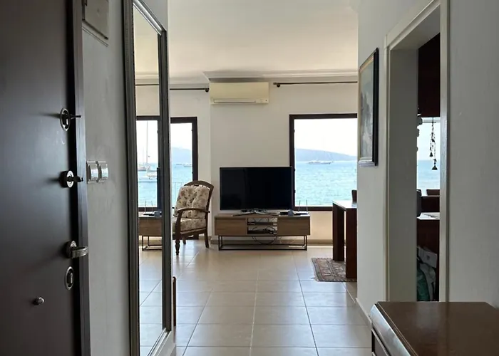 Beachfront Center Dream House *