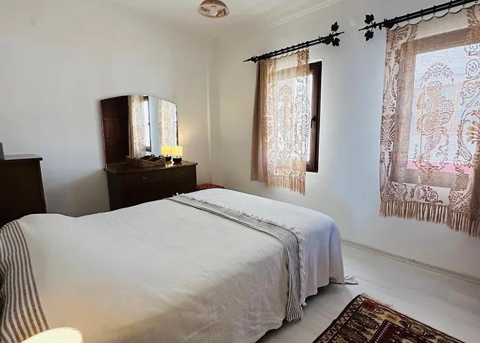 Beachfront Center Dream House *