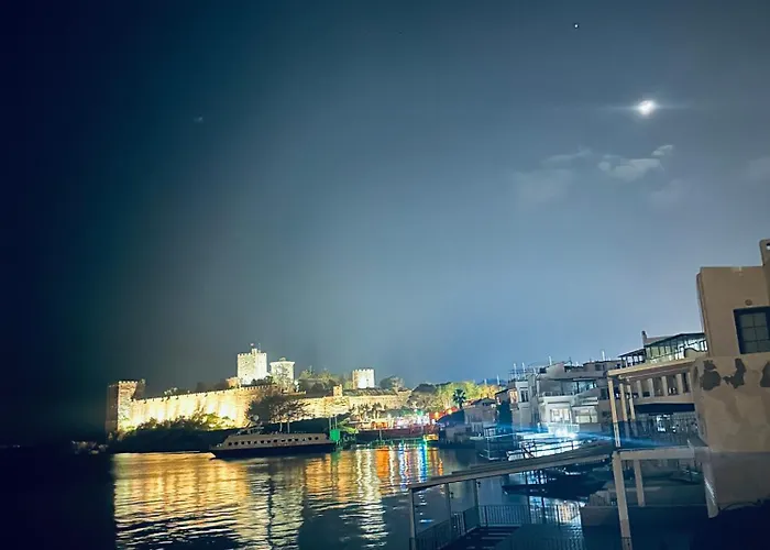 Beachfront Center Dream House Апартаменты *